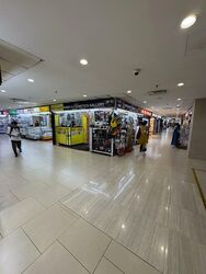 Lucky Plaza (D9), Shop House #520613351